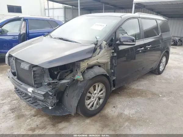 KNDMB5C16G6213278 2016 KIA SEDONA - Image 2