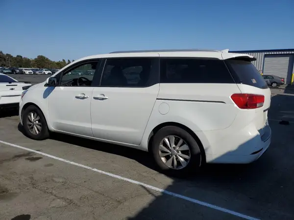 KNDMB5C16G6213863 2016 KIA SEDONA - Image 2
