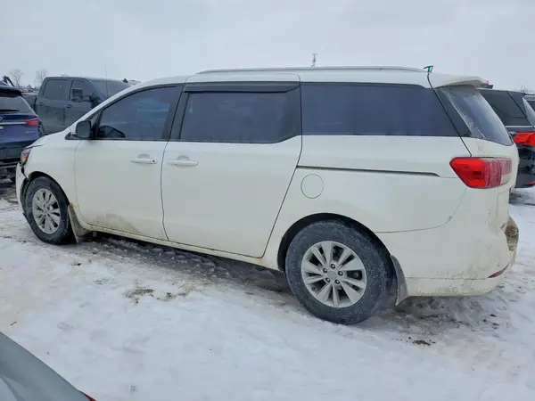 KNDMB5C16G6235734 2016 KIA SEDONA - Image 2