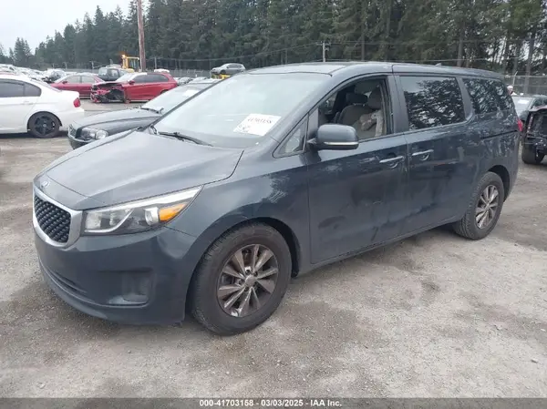 KNDMB5C16H6220040 2017 KIA SEDONA - Image 2