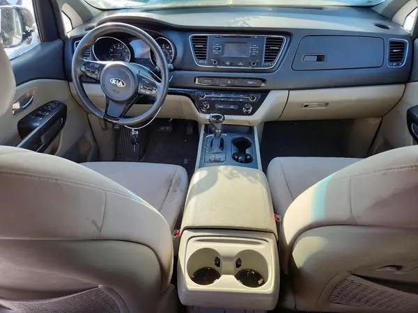 KNDMB5C16H6221432 2017 KIA SEDONA - Image 8