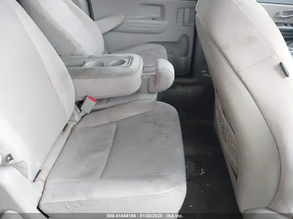 KNDMB5C16H6225142 2017 KIA SEDONA - Image 8