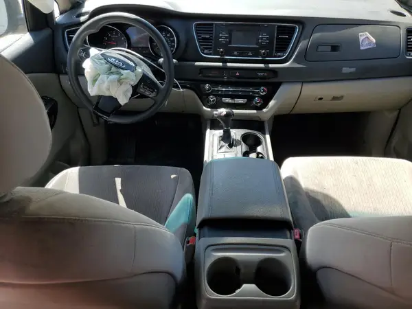 KNDMB5C16H6226811 2017 KIA SEDONA - Image 8