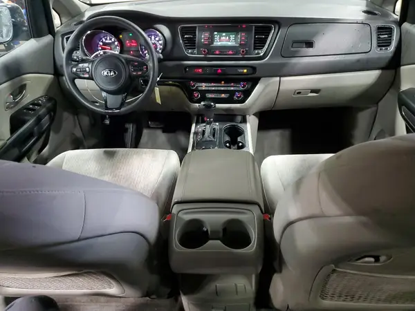 KNDMB5C16H6228848 2017 KIA SEDONA - Image 8