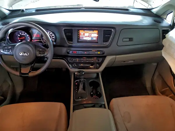 KNDMB5C16H6230857 2017 KIA SEDONA - Image 8