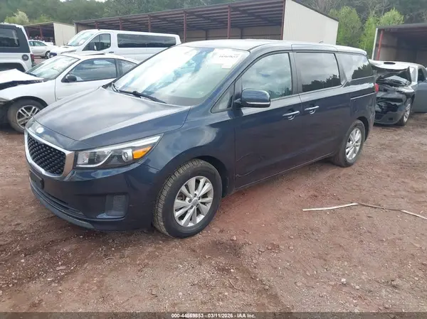 KNDMB5C16H6231684 2017 KIA SEDONA - Image 2