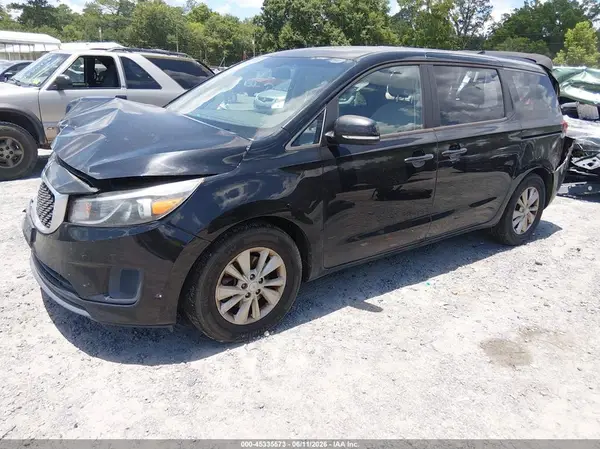 KNDMB5C16H6233838 2017 KIA SEDONA - Image 2