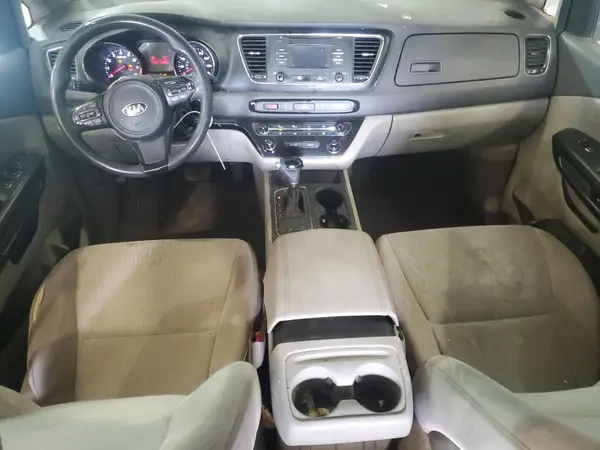KNDMB5C16H6233841 2017 KIA SEDONA - Image 8
