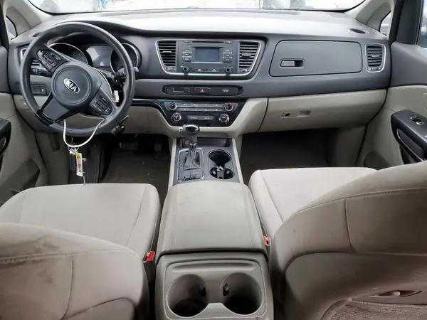 KNDMB5C16H6233922 2017 KIA SEDONA - Image 8