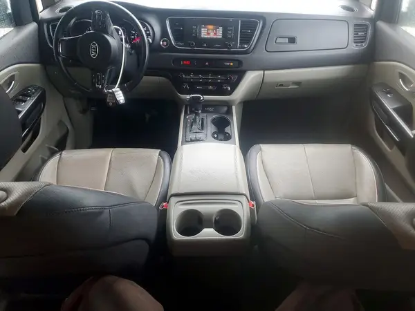 KNDMB5C16H6237081 2017 KIA SEDONA - Image 8