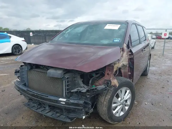 KNDMB5C16H6237873 2017 KIA SEDONA - Image 2