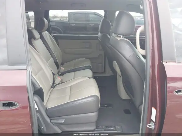 KNDMB5C16H6237873 2017 KIA SEDONA - Image 8