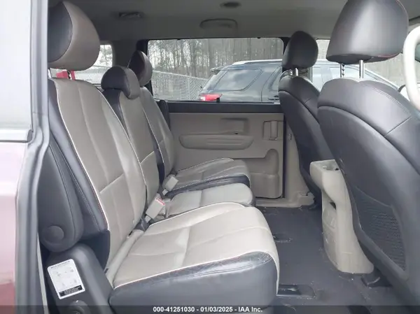 KNDMB5C16H6238361 2017 KIA SEDONA - Image 8