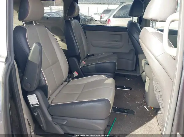 KNDMB5C16H6238960 2017 KIA SEDONA - Image 8