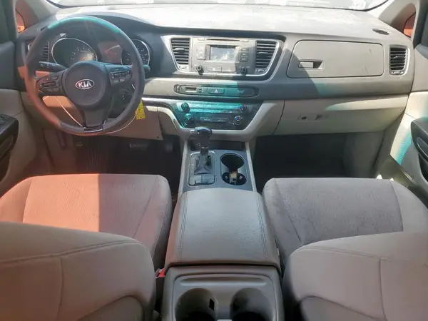 KNDMB5C16H6241146 2017 KIA SEDONA - Image 8