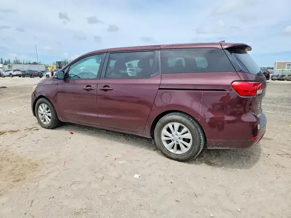 KNDMB5C16H6241163 2017 KIA SEDONA - Image 2