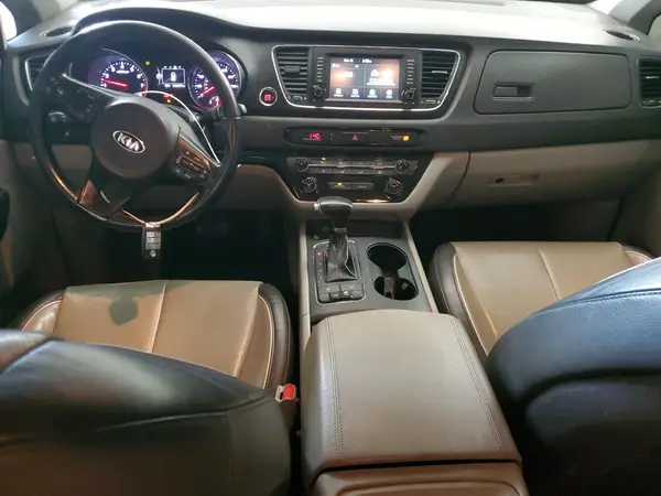 KNDMB5C16H6247061 2017 KIA SEDONA - Image 8