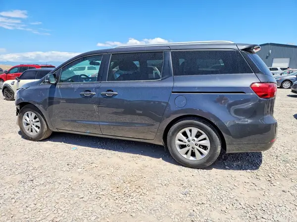 KNDMB5C16H6251269 2017 KIA SEDONA - Image 2