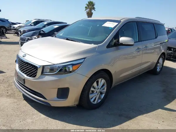 KNDMB5C16H6254544 2017 KIA SEDONA - Image 2