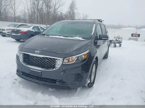 KNDMB5C16H6259310 2017 KIA SEDONA - Image 2