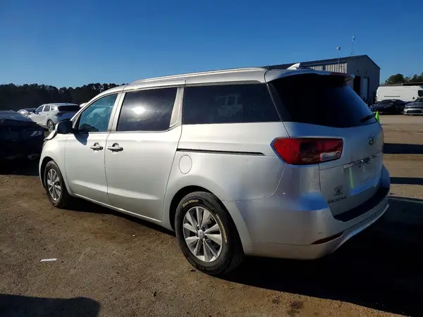 KNDMB5C16H6265012 2017 KIA SEDONA - Image 2