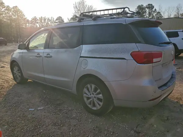 KNDMB5C16H6267732 2017 KIA SEDONA - Image 2