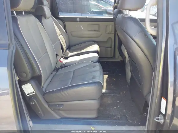 KNDMB5C16H6269447 2017 KIA SEDONA - Image 8