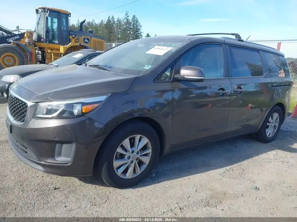 KNDMB5C16H6270338 2017 KIA SEDONA - Image 2