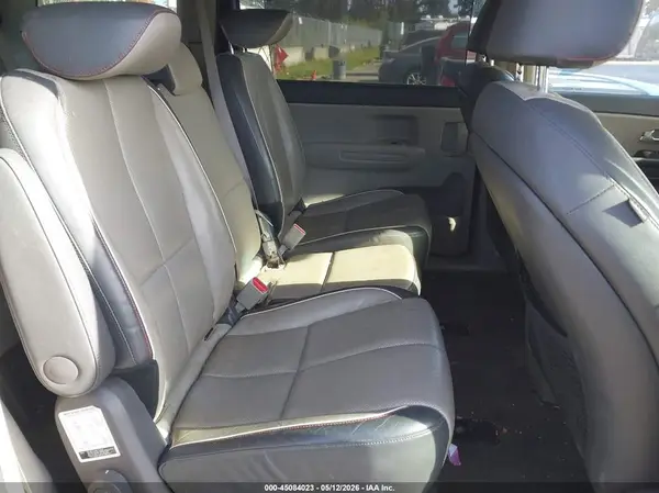 KNDMB5C16H6270338 2017 KIA SEDONA - Image 8