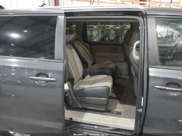 KNDMB5C16H6292596 2017 KIA SEDONA - Image 8