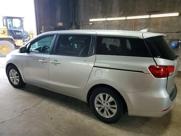 KNDMB5C16H6306755 2017 KIA SEDONA - Image 2
