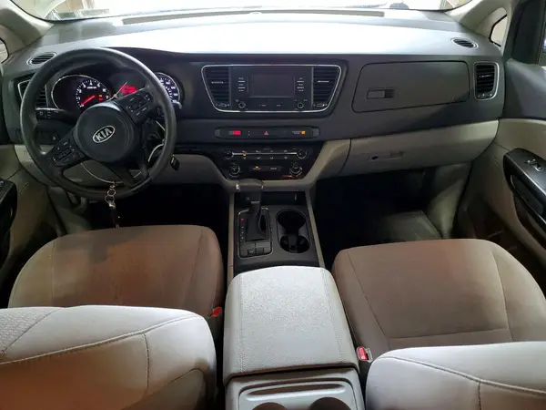 KNDMB5C16H6306755 2017 KIA SEDONA - Image 8