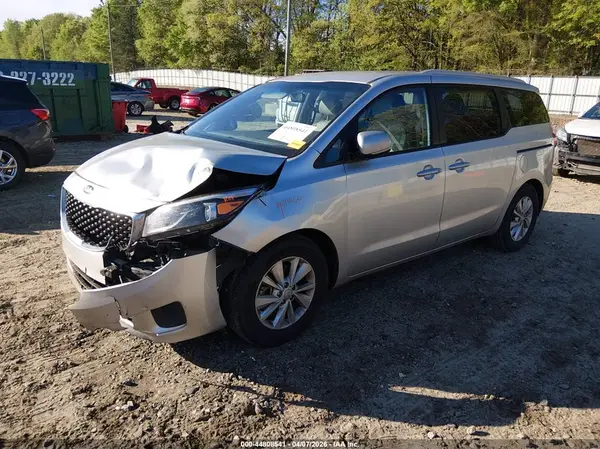 KNDMB5C16H6312295 2017 KIA SEDONA - Image 2