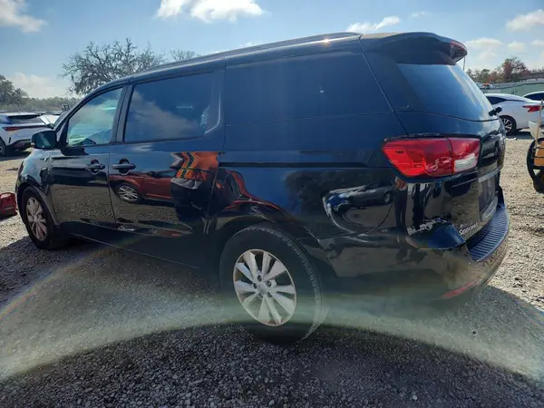 KNDMB5C16H6313768 2017 KIA SEDONA - Image 2