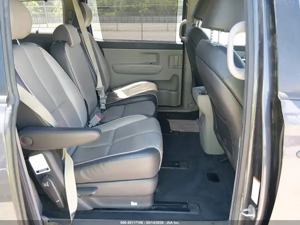 KNDMB5C16H6315410 2017 KIA SEDONA - Image 8