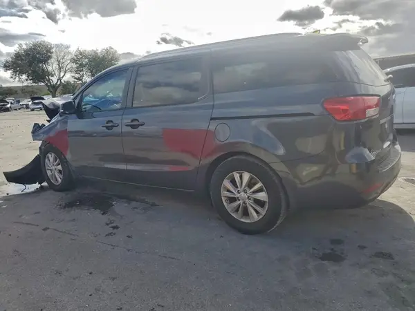 KNDMB5C16H6324463 2017 KIA SEDONA - Image 2