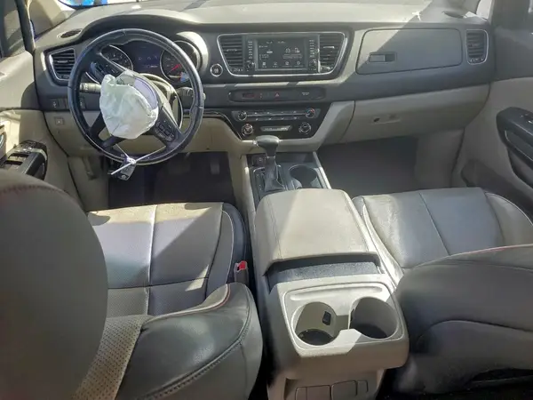 KNDMB5C16H6324463 2017 KIA SEDONA - Image 8