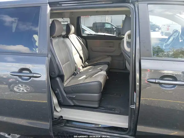 KNDMB5C16H6324494 2017 KIA SEDONA - Image 8