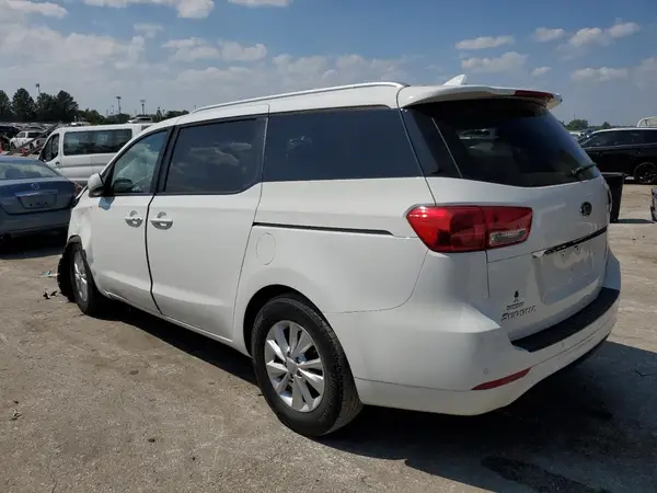 KNDMB5C16H6332286 2017 KIA SEDONA - Image 2