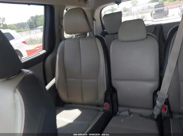 KNDMB5C16J6363432 2018 KIA SEDONA - Image 8