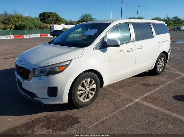 KNDMB5C16J6368307 2018 KIA SEDONA - Image 2