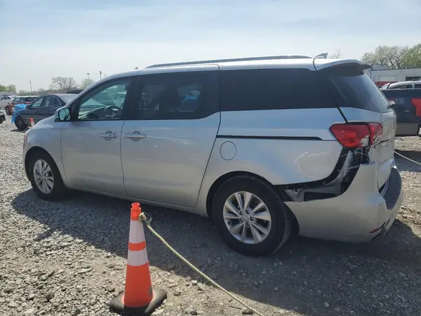 KNDMB5C16J6373264 2018 KIA SEDONA - Image 2