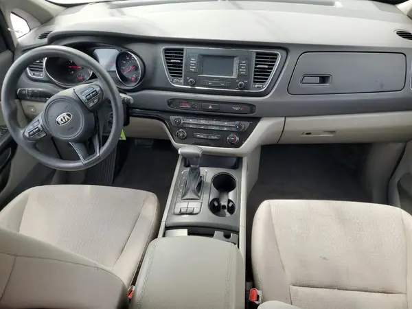 KNDMB5C16J6378853 2018 KIA SEDONA - Image 8