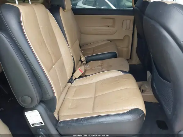 KNDMB5C16J6379792 2018 KIA SEDONA - Image 8