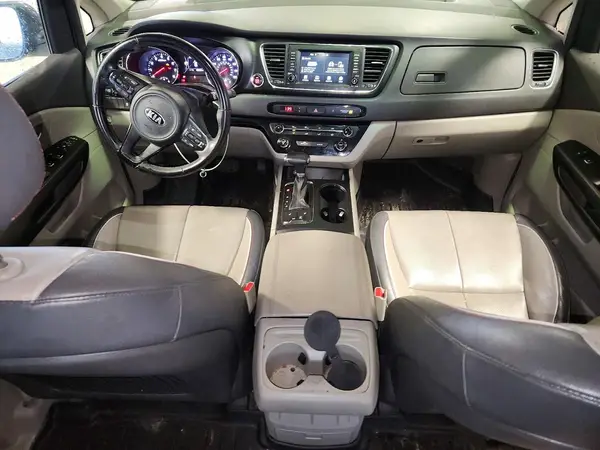 KNDMB5C16J6385964 2018 KIA SEDONA - Image 8