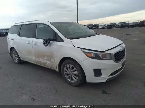 KNDMB5C16J6400561 2018 KIA SEDONA - Image 1