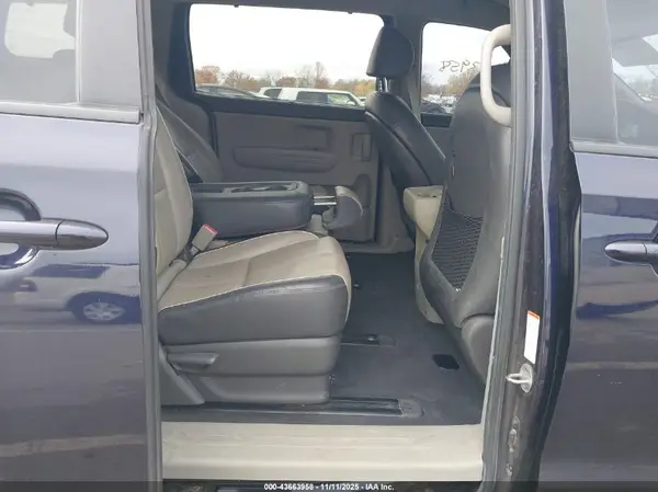 KNDMB5C16J6401211 2018 KIA SEDONA - Image 8