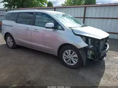 KNDMB5C16J6401838 2018 KIA SEDONA