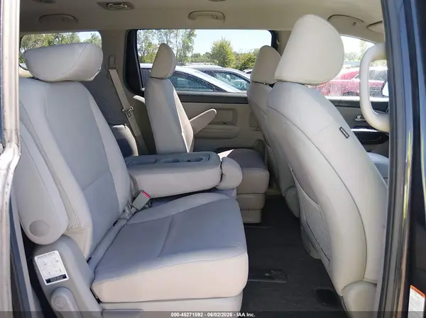 KNDMB5C16K6541485 2019 KIA SEDONA - Image 8