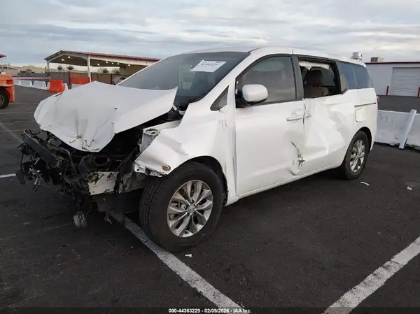 KNDMB5C16L6593197 2020 KIA SEDONA - Image 2